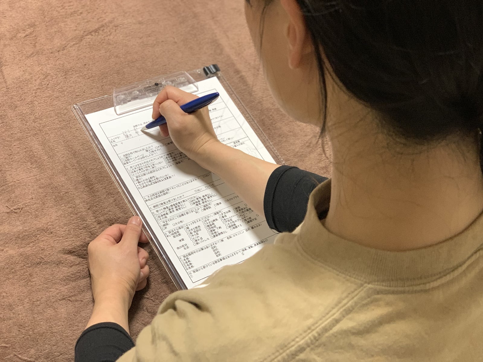 腰痛専用カウンセリングシートの記入